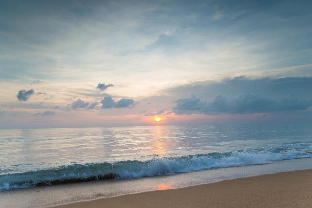 Luxury Oceanfront Condominium Mai Khao Exterior foto